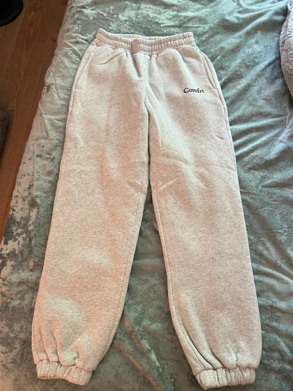 COMFRT CLOUD SWEATPANTS GRAY SIZE SMALL